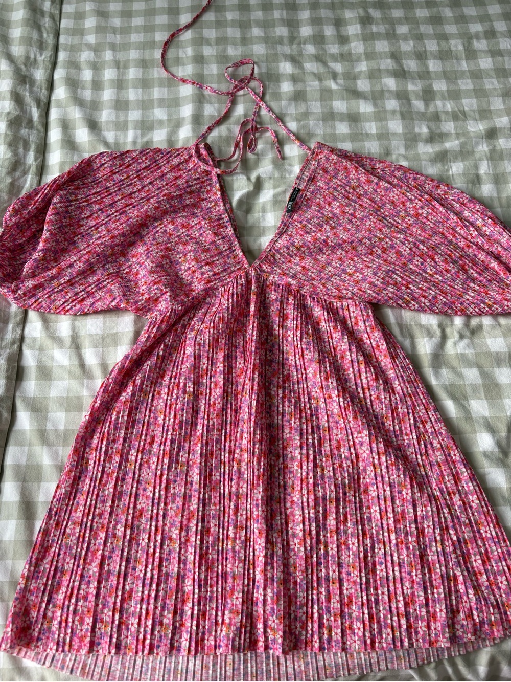 Women’s Pink Floral V-Neck Pleated Mini Dress